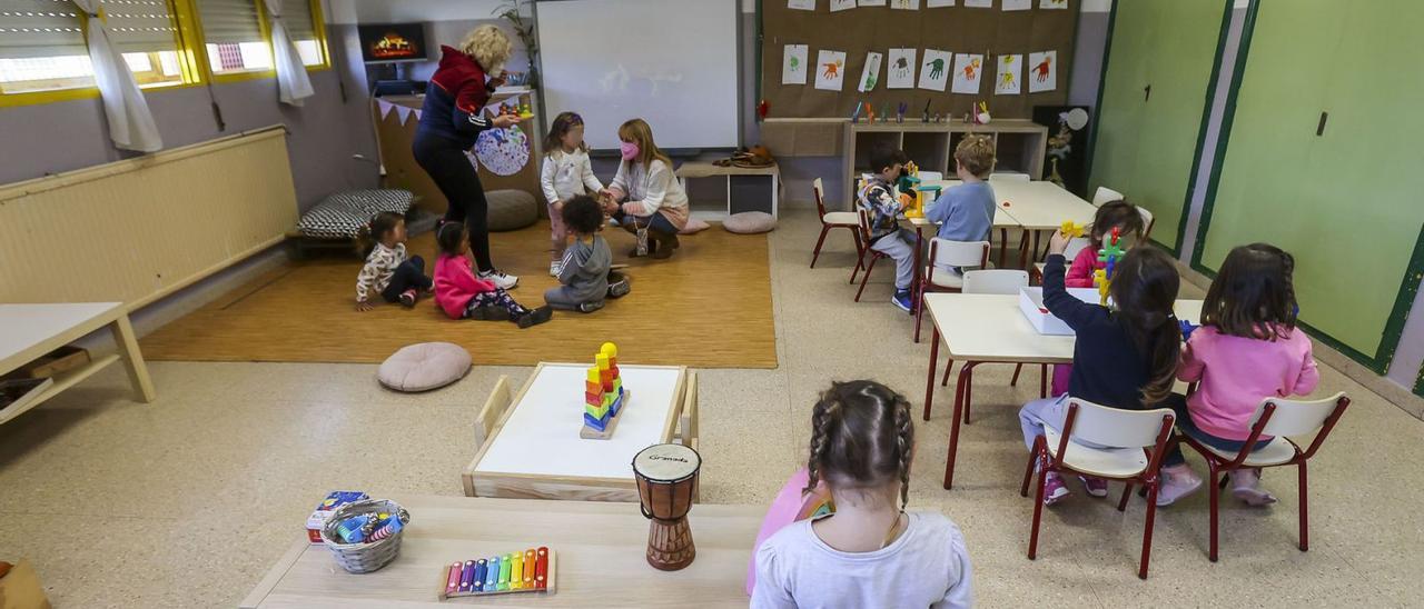 Las mayores ausencias en la vuelta a clase tras las vacaciones las protagonizan las aulas de infantil por el temor de los padres. | HÉCTOR FUENTES