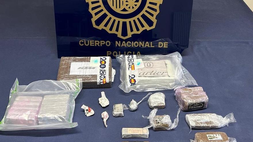 Ingresa en prisión un vecino de Cambre acusado de suministrar droga a otros vendedores en la provincia