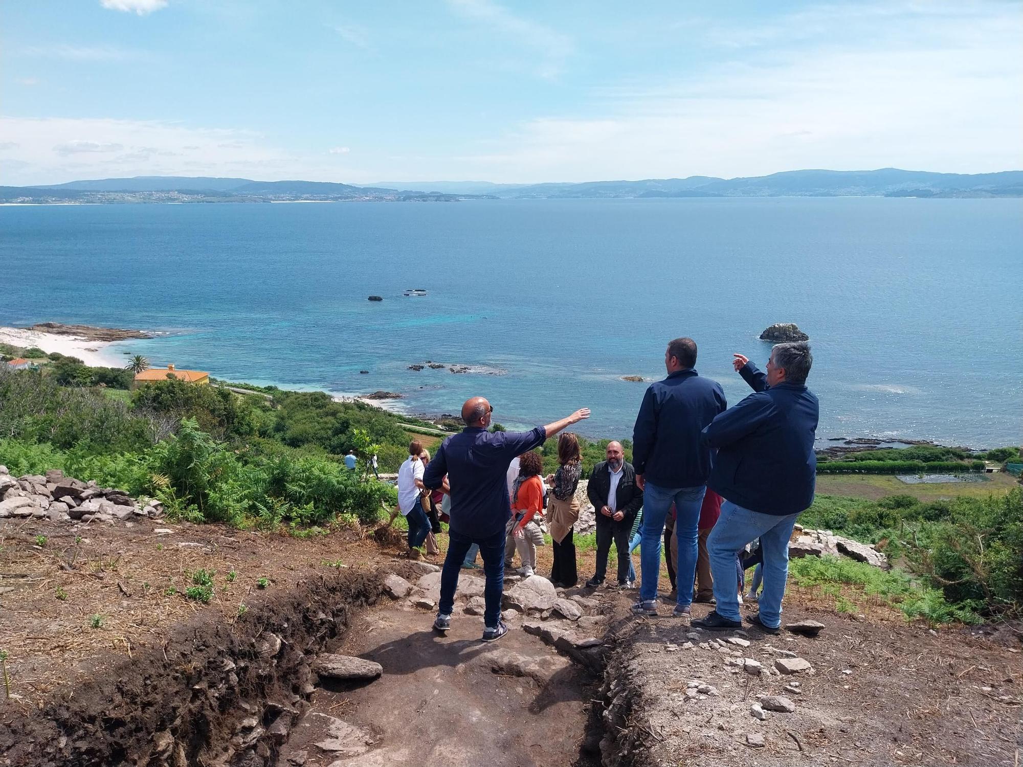 Visita a la isla de Ons: la antigua capilla de San Xaquín y el yacimiento de Castelo dos Mouros