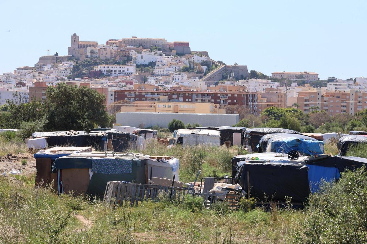 Todas las imágenes del asentamiento chabolista de sa Joveria, el más grande de Ibiza Todas las imágenes del asentamiento chabolista de sa Joveria, el más grande de Ibiza