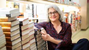 La escritora Rosa Ribas, en la librería +Bernat de Barcelona.