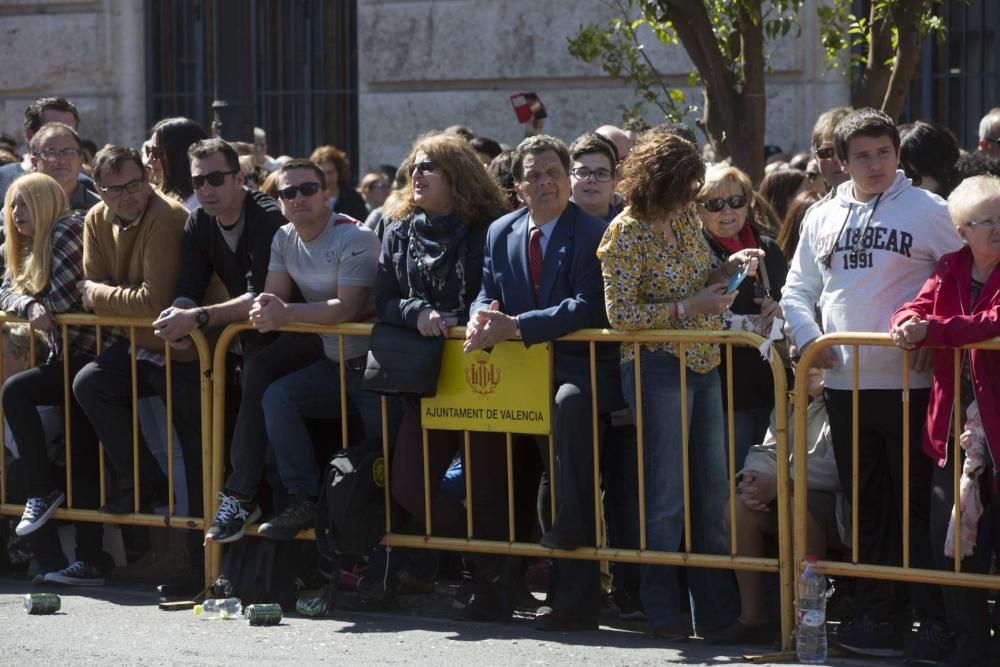 Búscate en la mascletà del 8 de marzo