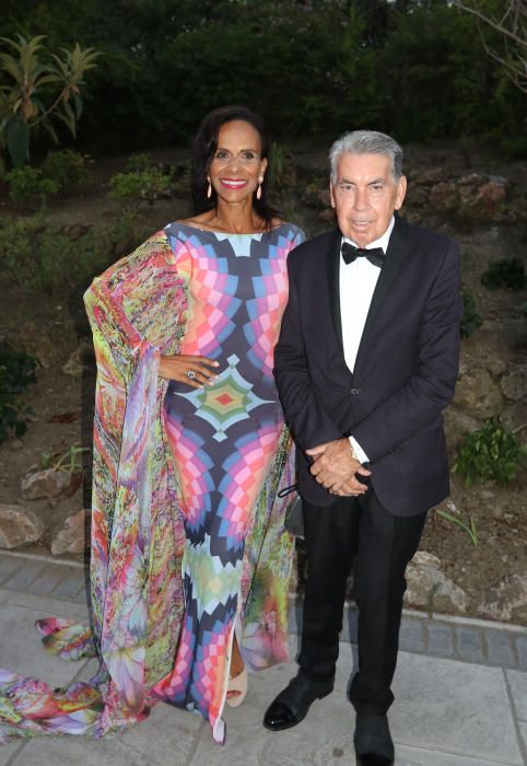 José María Aznar, Manolo Santana e Inés Sastre, entre los asistentes a la XXXV Cena de Gala de Marbella