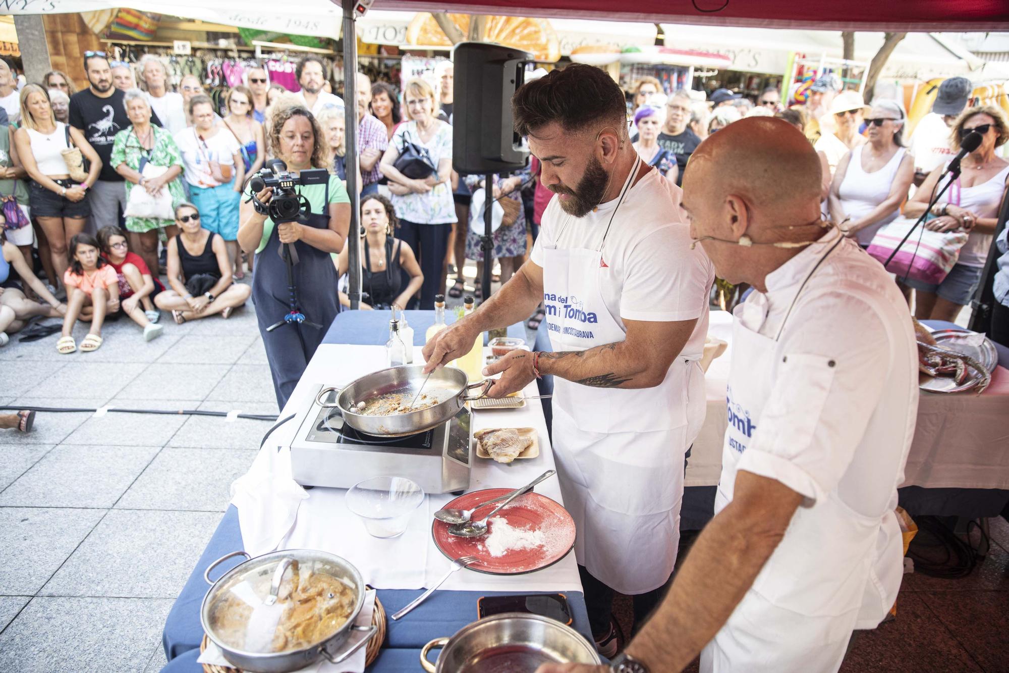 Marc Ribas cuina un "Cim i Tomba", el plat tradicional de Tossa de Mar, enmig del poble