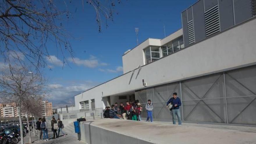 Instituto Radio Exterior en la Playa de San Juan.