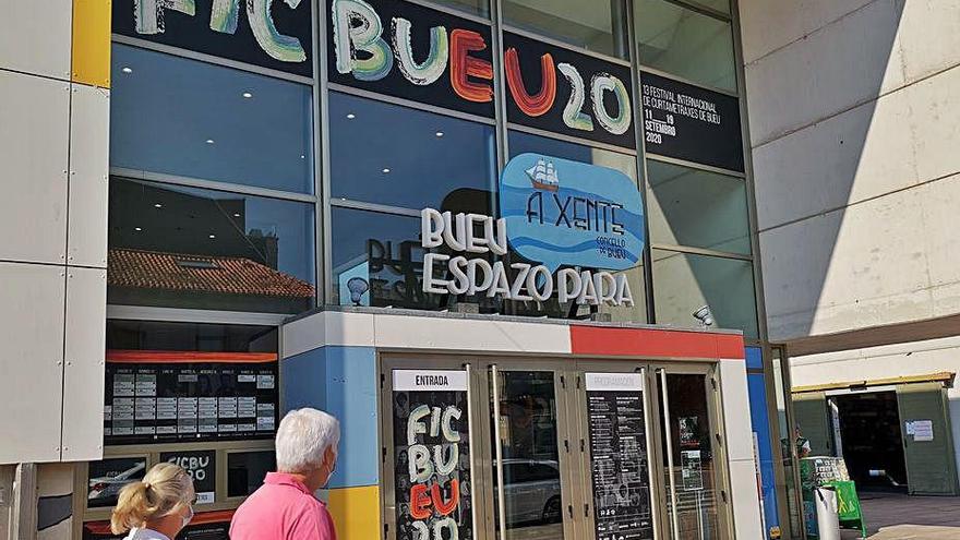 Bueu abre su Festival de Cortos con los trabajos de los talleres y un monólogo de Manquiña