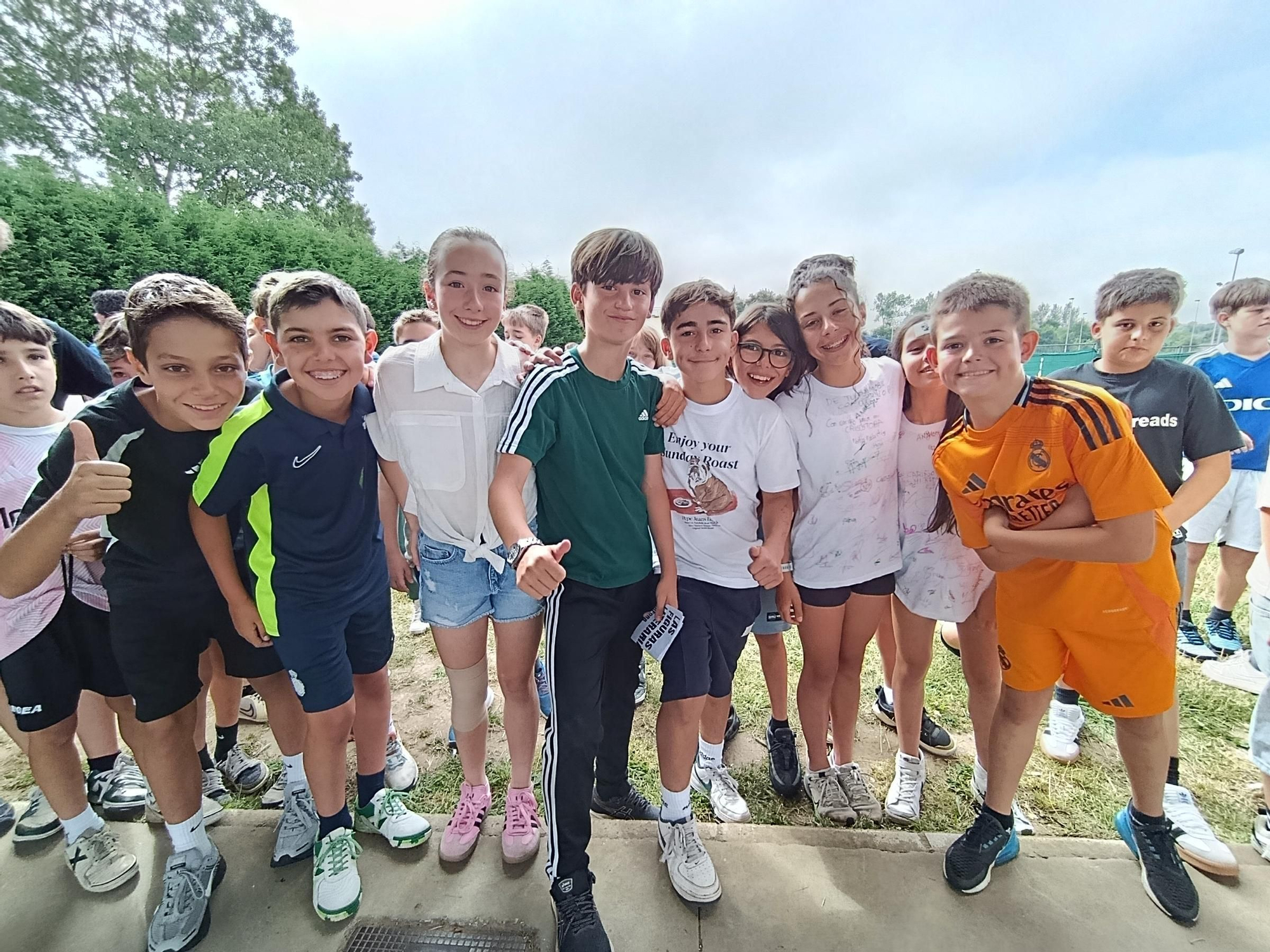 El colegio La Fresneda entierra sus deseos de futuro en una cápsula del tiempo