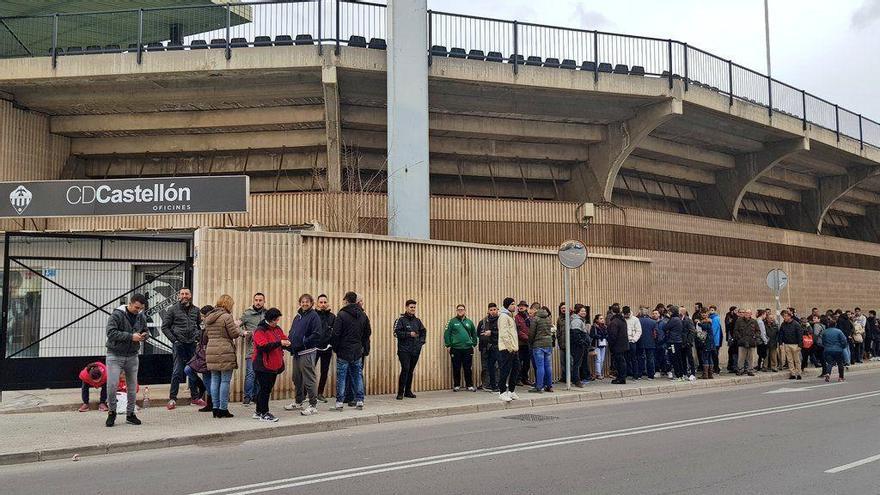 La afición del Castellón agota sus 400 entradas para el derbi ante el Villarreal B... ¡en dos horas!