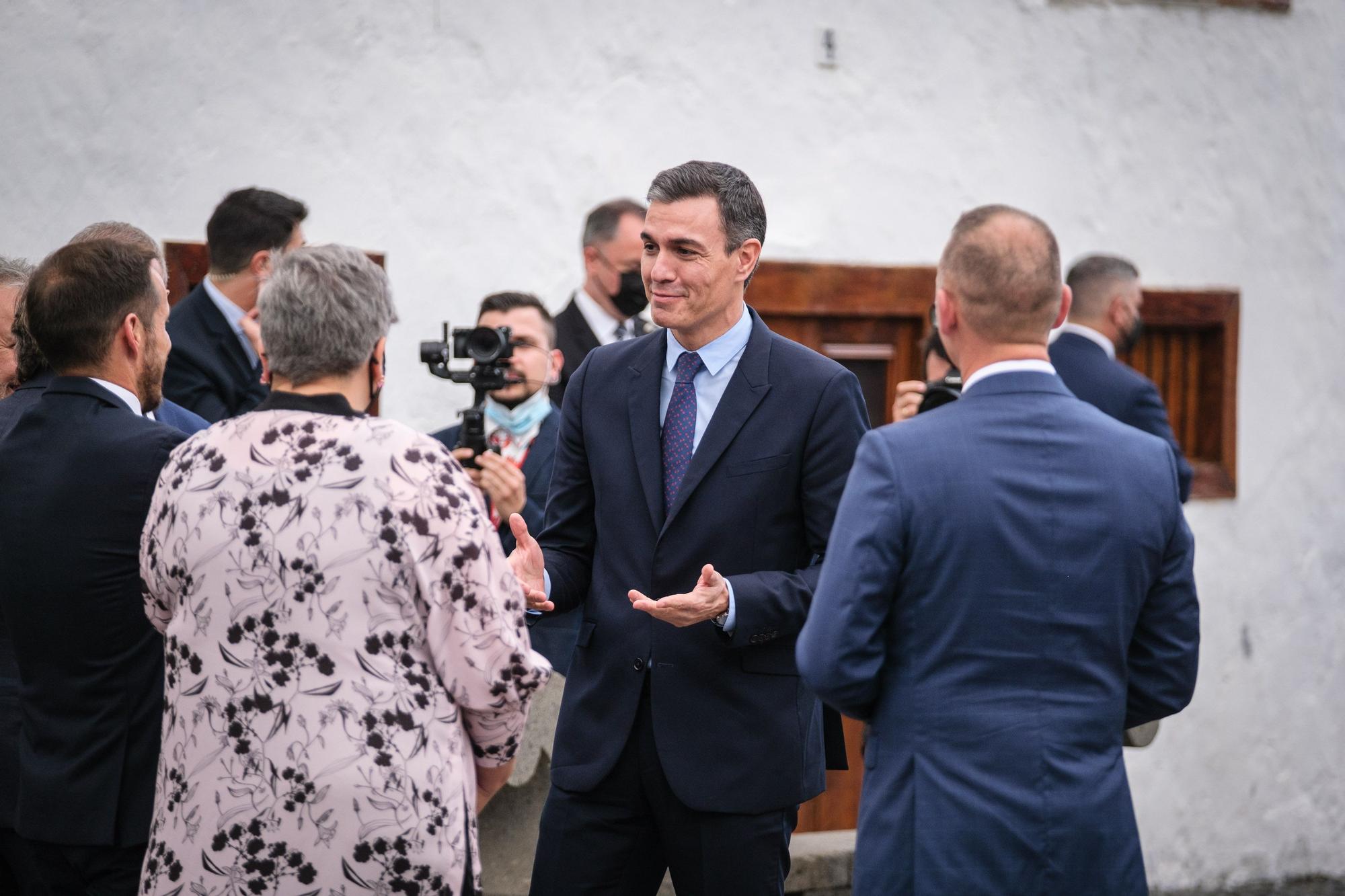 Visita del Rey y los presidentes de las comunidades a La Palma al acto de homenaje a los palmeros