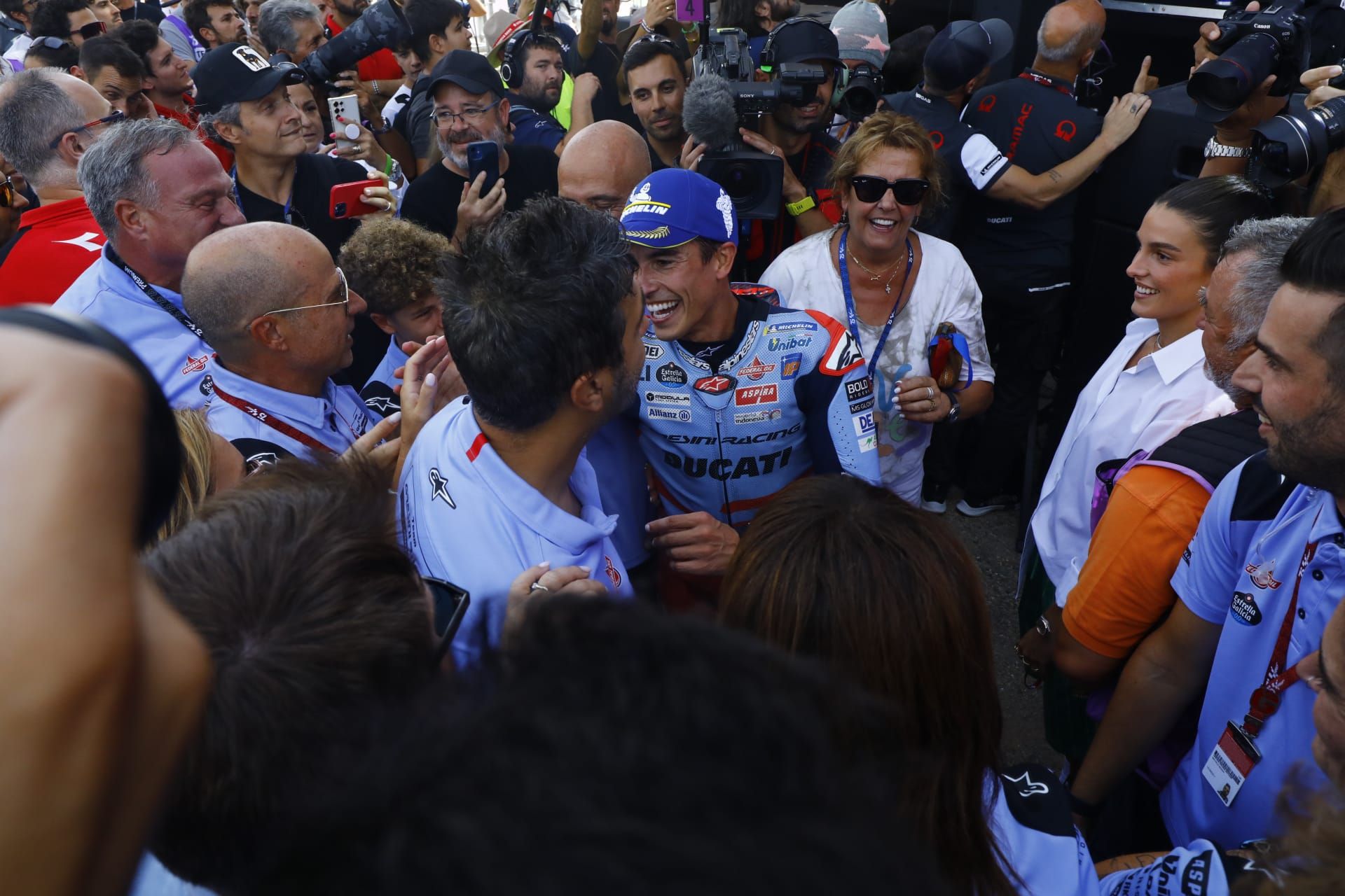 En imágenes | El público vuelve a disfrutar de los mejores motociclistas del mundo en Motorland