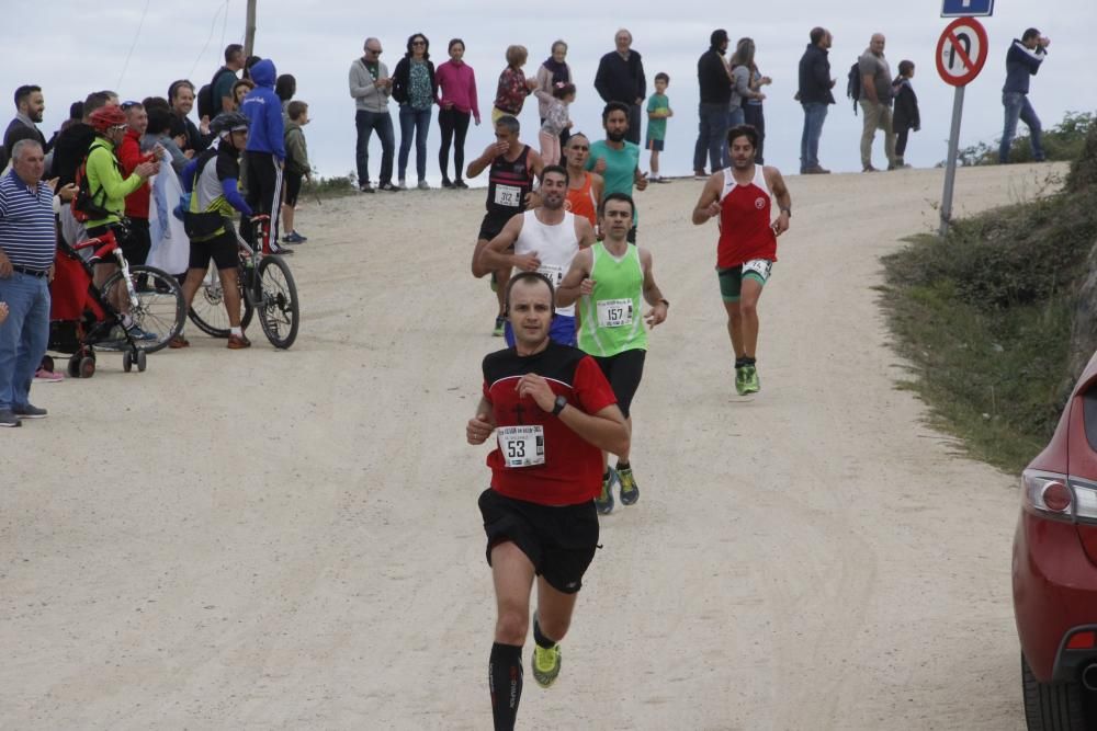 Más de medio millar de corredores completaron el espectacular y exigente recorrido de 21 kilómetros por la Costa da Vela de Cangas.