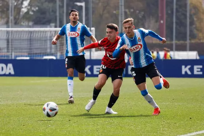 El Mallorca B gana en casa del Espanyol B y deja de ser colista