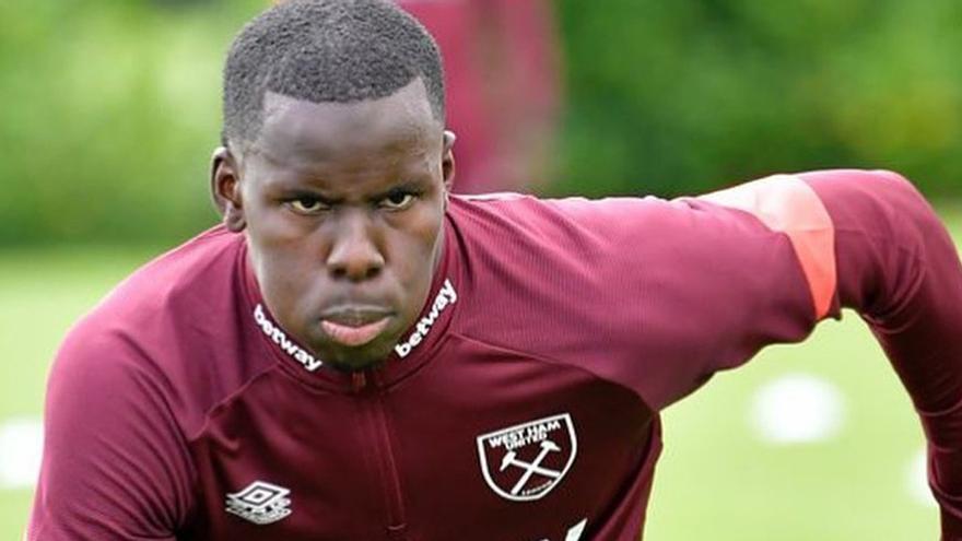 Kurt Zouma en un entrenamiento con el West Ham