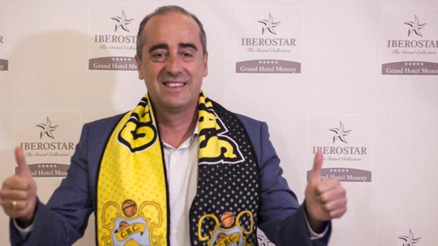 Txus Vidorreta, en su presentación con el Tenerife.