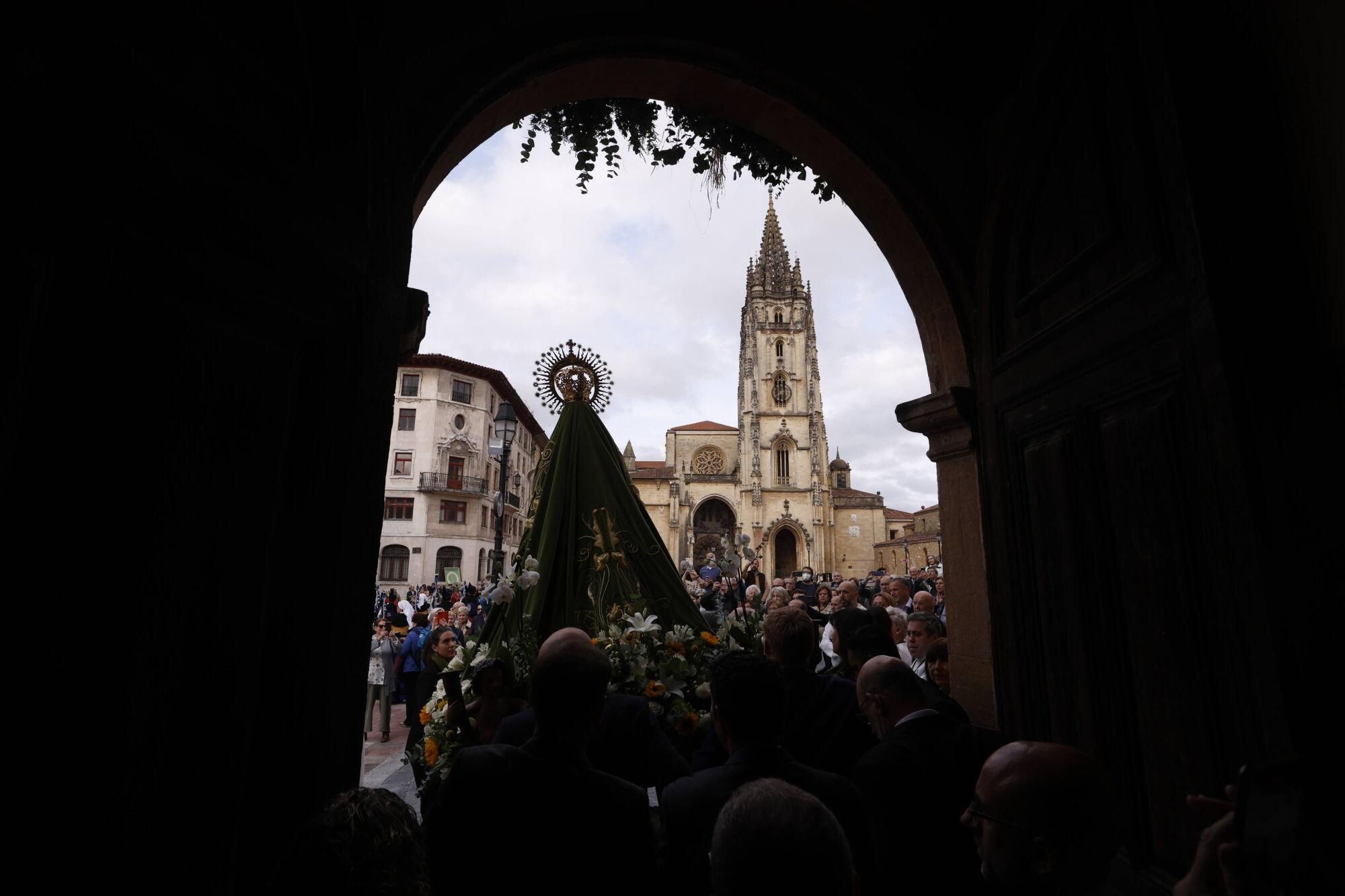Así fue la procesión de la Esperanza en Oviedo. 