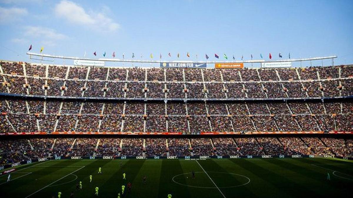 El Camp Nou, con público