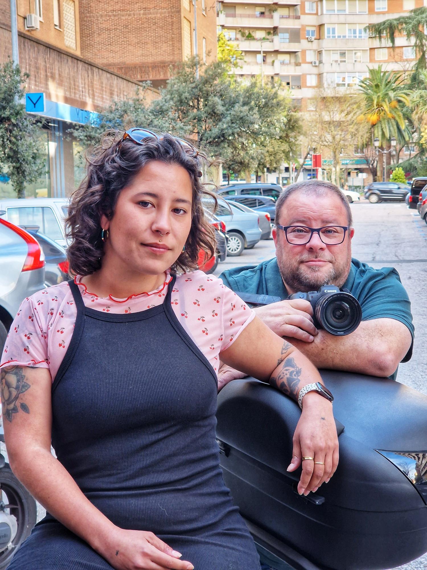 Fotógrafos de la casa y de la sociedad cacereña. Carla Graw y Lorenzo Cordero.