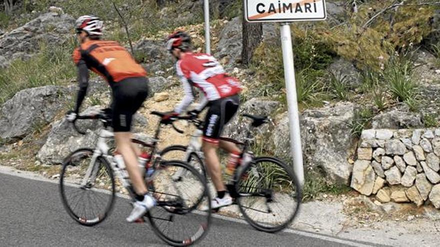 Am Ortsausgang von Caimari, dem Start der Bergstrecke, werden Radler von einem „Radar&quot; registriert