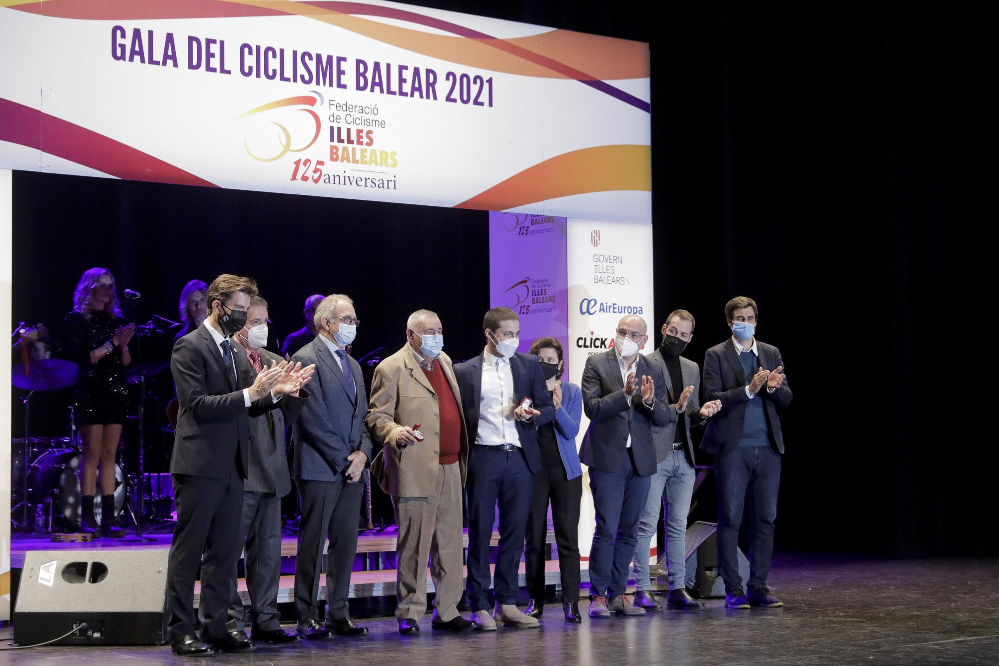 La Federación Balear de Ciclismo homenajea a sus campeones