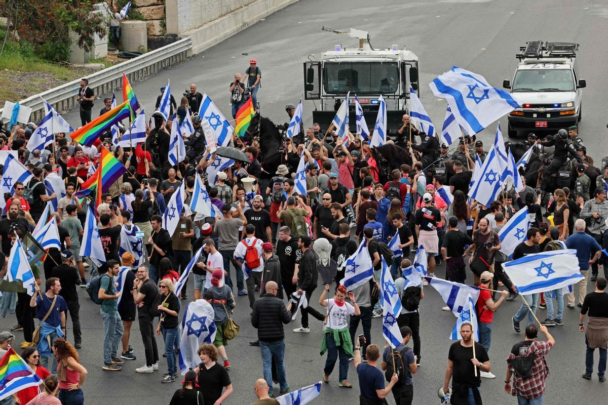 Manifestaciones en Tel Aviv contra las controvertidas reformas legales que promociona el gobierno de extrema derecha del país