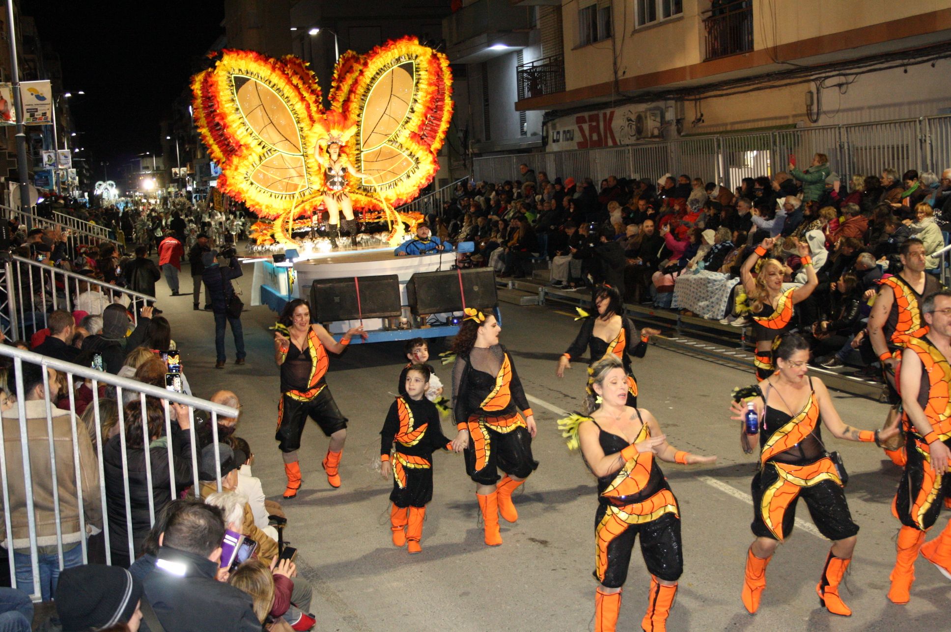 Macrogalería de fotos del primer gran desfile del Carnaval de Vinaròs