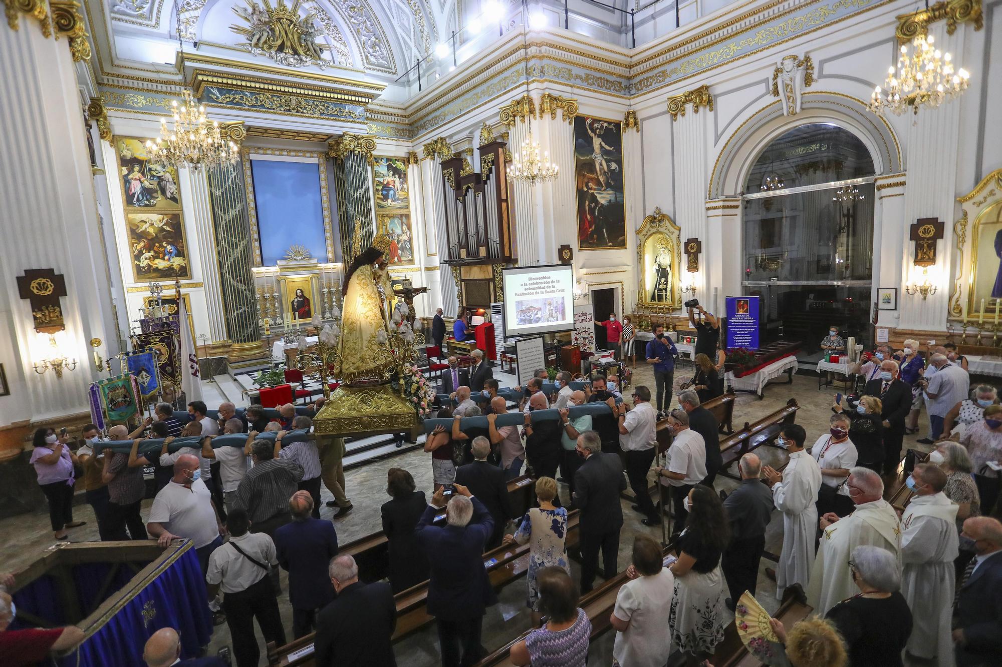 La Virgen vuelve a procesionar con público