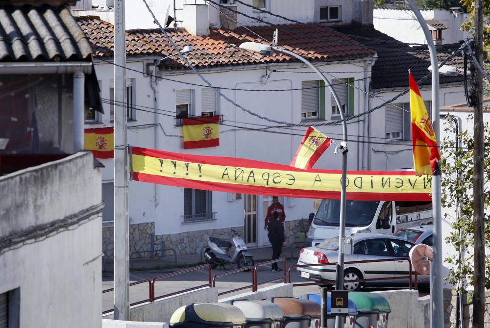 Banderas españolas en Vila-roja (Girona)