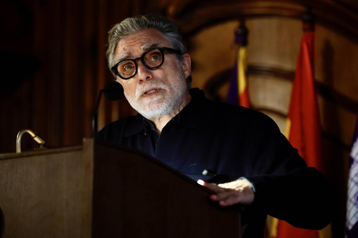 Plensa, durante su parlamento en Can Balaguer.