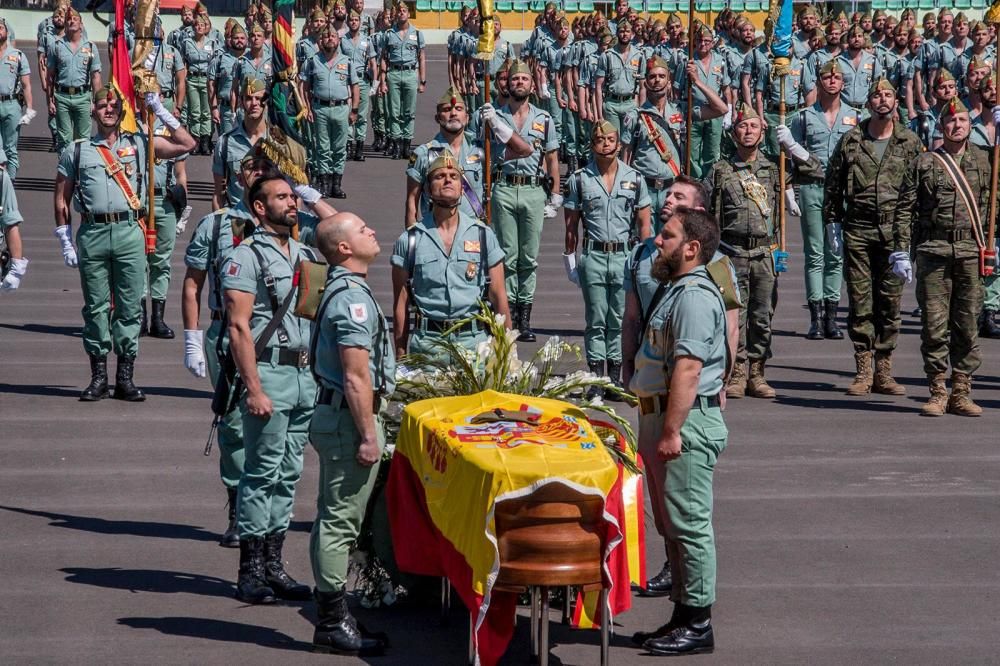 Alejandro Jiménez Cruz recibe la Medalla al Mérito