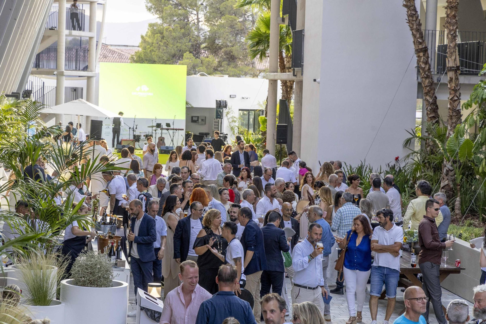Espectacular inauguración de Delfin Natura en El Albir