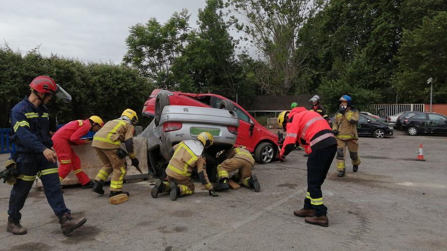 Els bombers atenen més de sis accidents de trànsit al dia a Girona