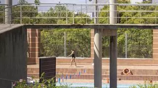 El Ayuntamiento de Alicante cierra antes del fin del verano y sin previo aviso la piscina descubierta del Tossal