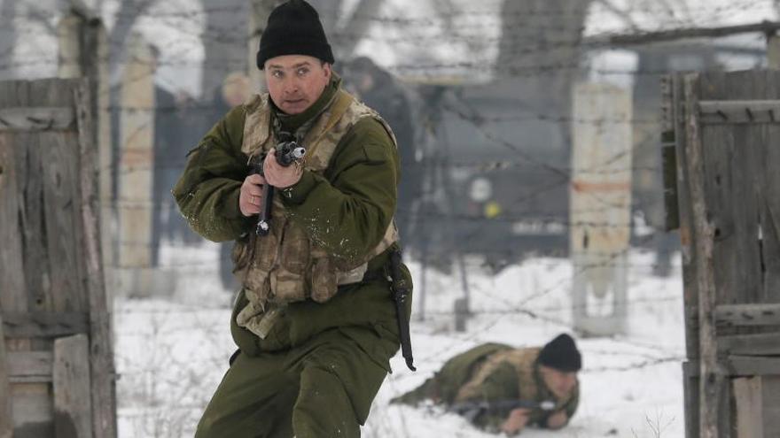 Un soldado ucraniano en un campo de entrenamiento.