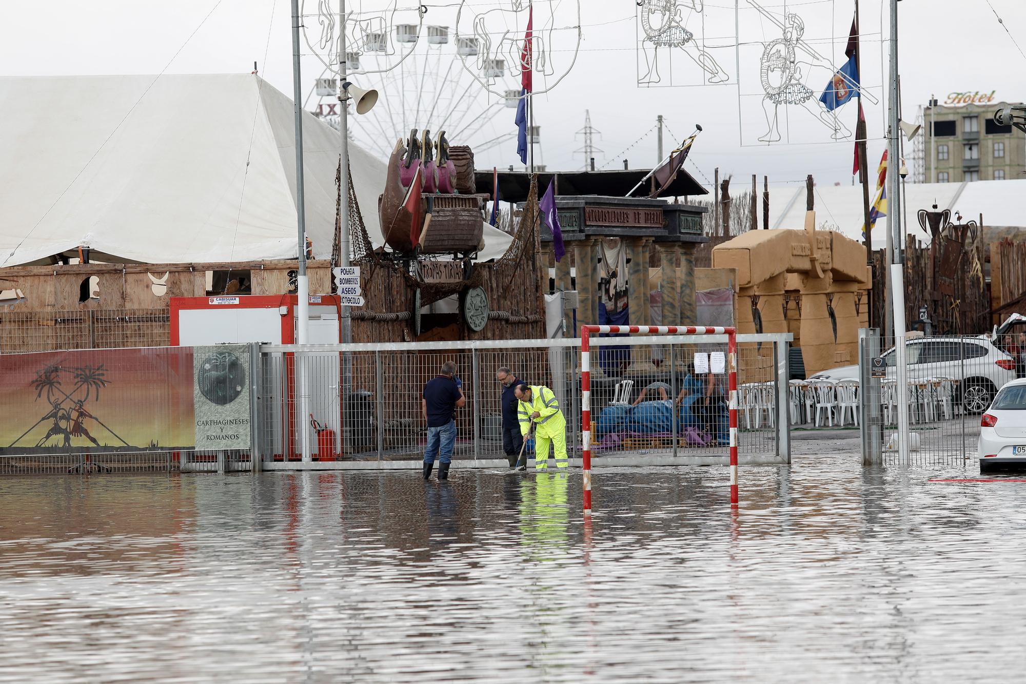 Así han dejado las fuertes lluvias el campamento festero de Cartagena