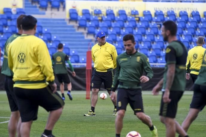 DEPORTES 05-03-19  LAS PALMAS DE GRAN CANARIA.  Primer entrenamiento de Pepe Mel. FOTOS: JUAN CASTRO