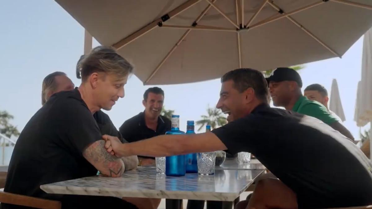 Festival de zascas entre Figo y Guti antes del Clásico