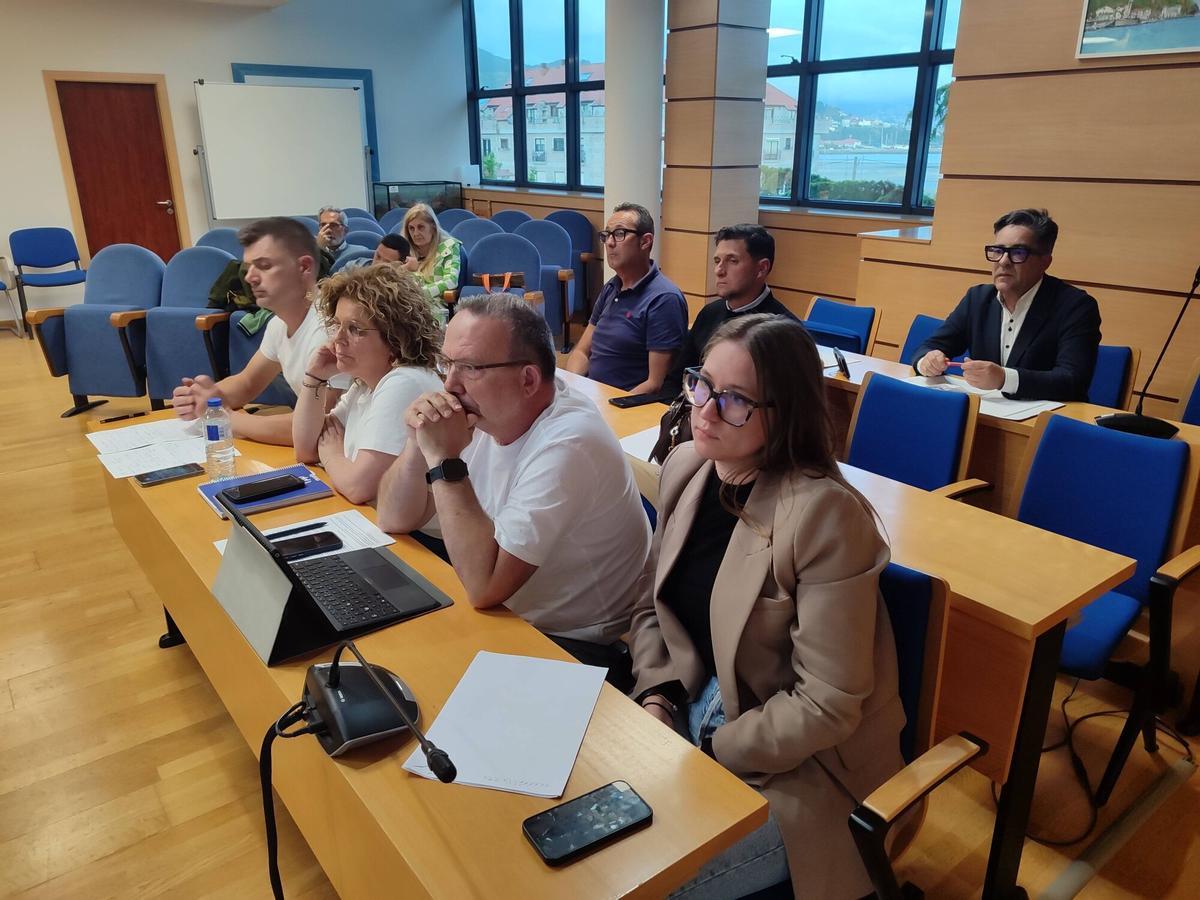 Concejales del PP y el portavoz del PSOE en el pleno de esta semana.