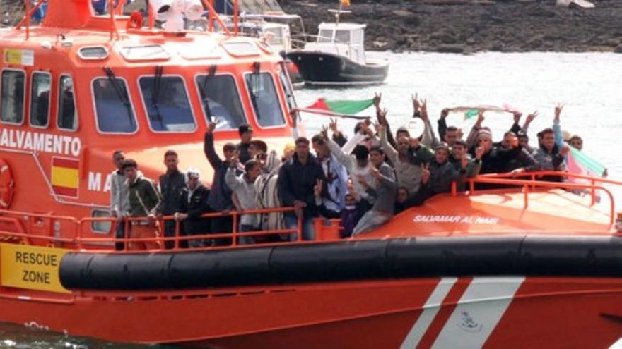Una patera con 42 inmigrantes llega a Lanzarote
