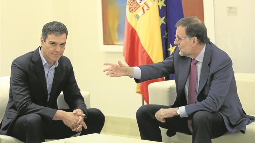 Rajoy y Sánchez coinciden en que el referéndum catalán es «inaceptable»