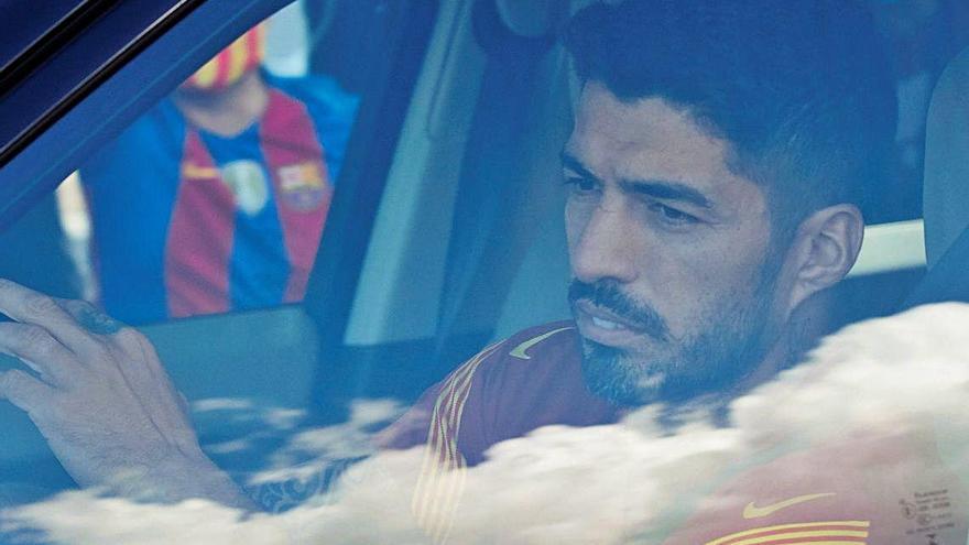 Suárez arribant dilluns a la Ciutat Esportiva del Barça.