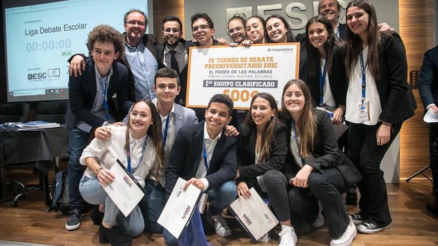 120 alumnos participan en el Torneo de Debate Preuniversitario de ESIC