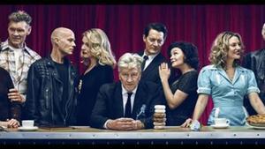 Foto de familia del reparto de la nueva ’Twin Peaks’, con el director David Lynch en el centro de la imagen.