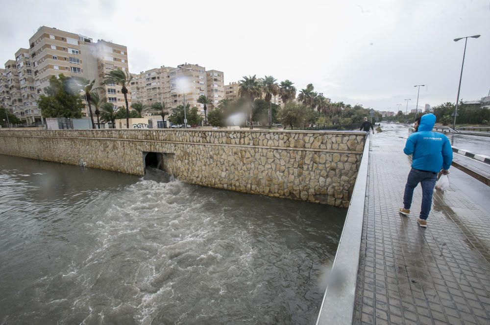 La gota fría causa inundaciones en la ciudad de Alicante