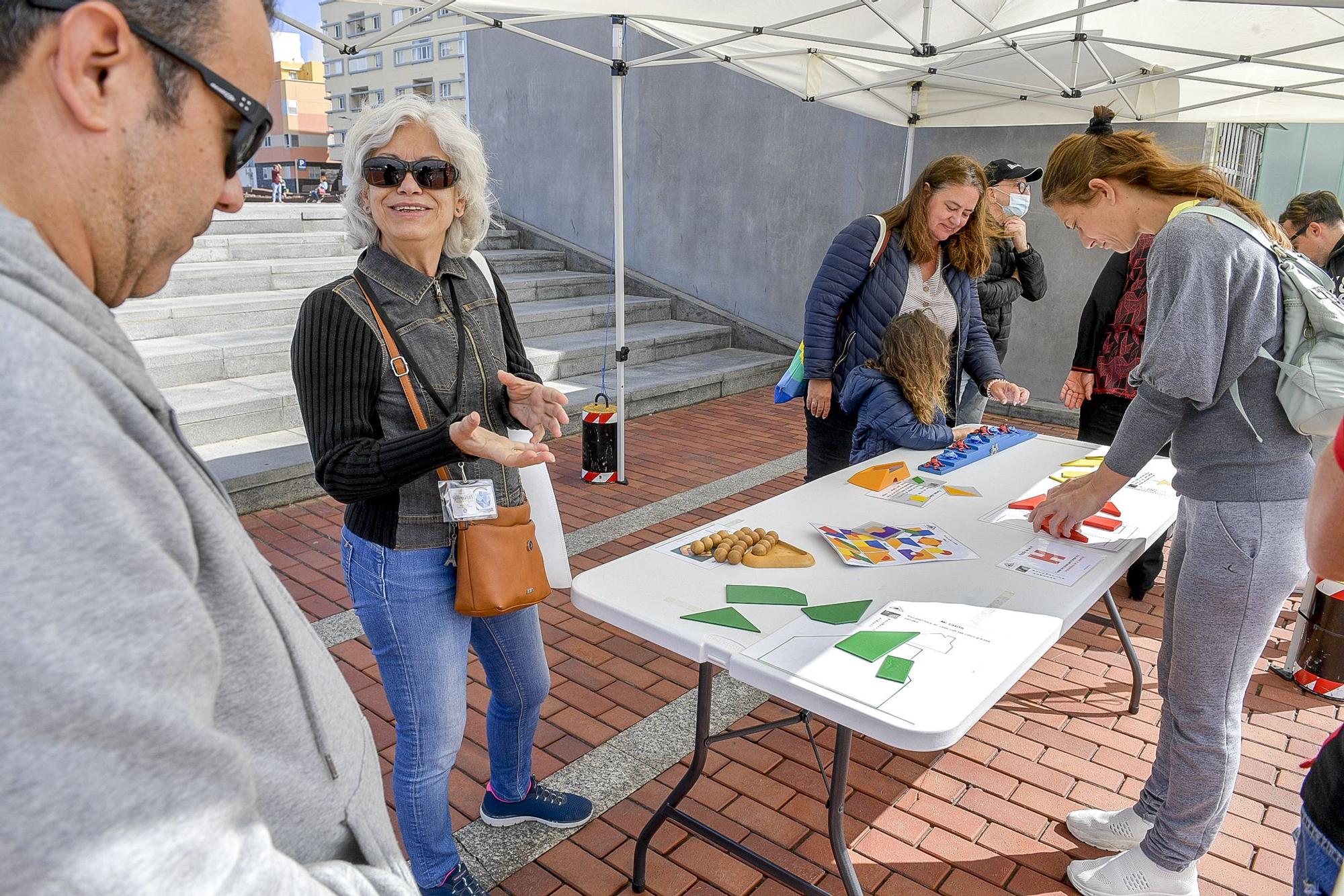 Fiesta de las Matemáticas y el Libro en la Plaza de la Puntilla