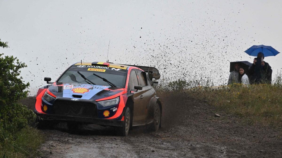Neuville, durante uno de los tramos