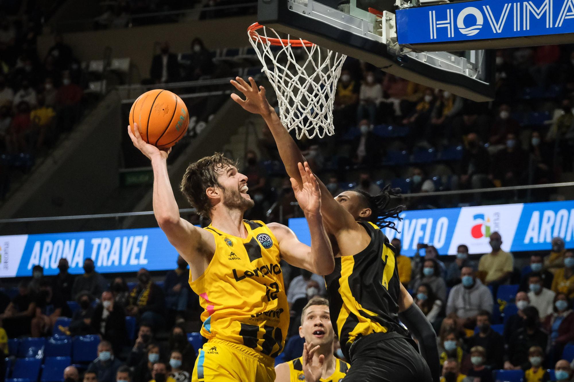 Partido Lenovo Tenerife - MHP Riesen de la Basketball Champions League.