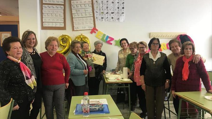 La lucentina más longeva del centro de adultos