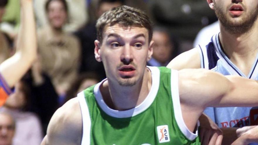 Luto en el Unicaja por la muerte de su expívot polaco Adam Wojcik