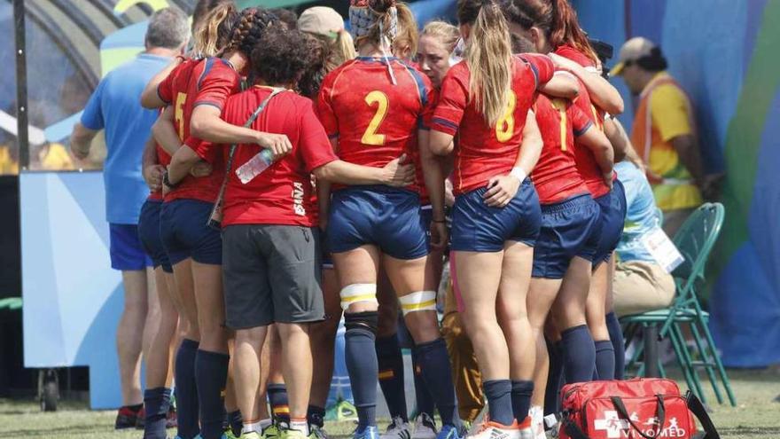 Las Leonas se reúnen antes de afrontar el partido contra Kenia.