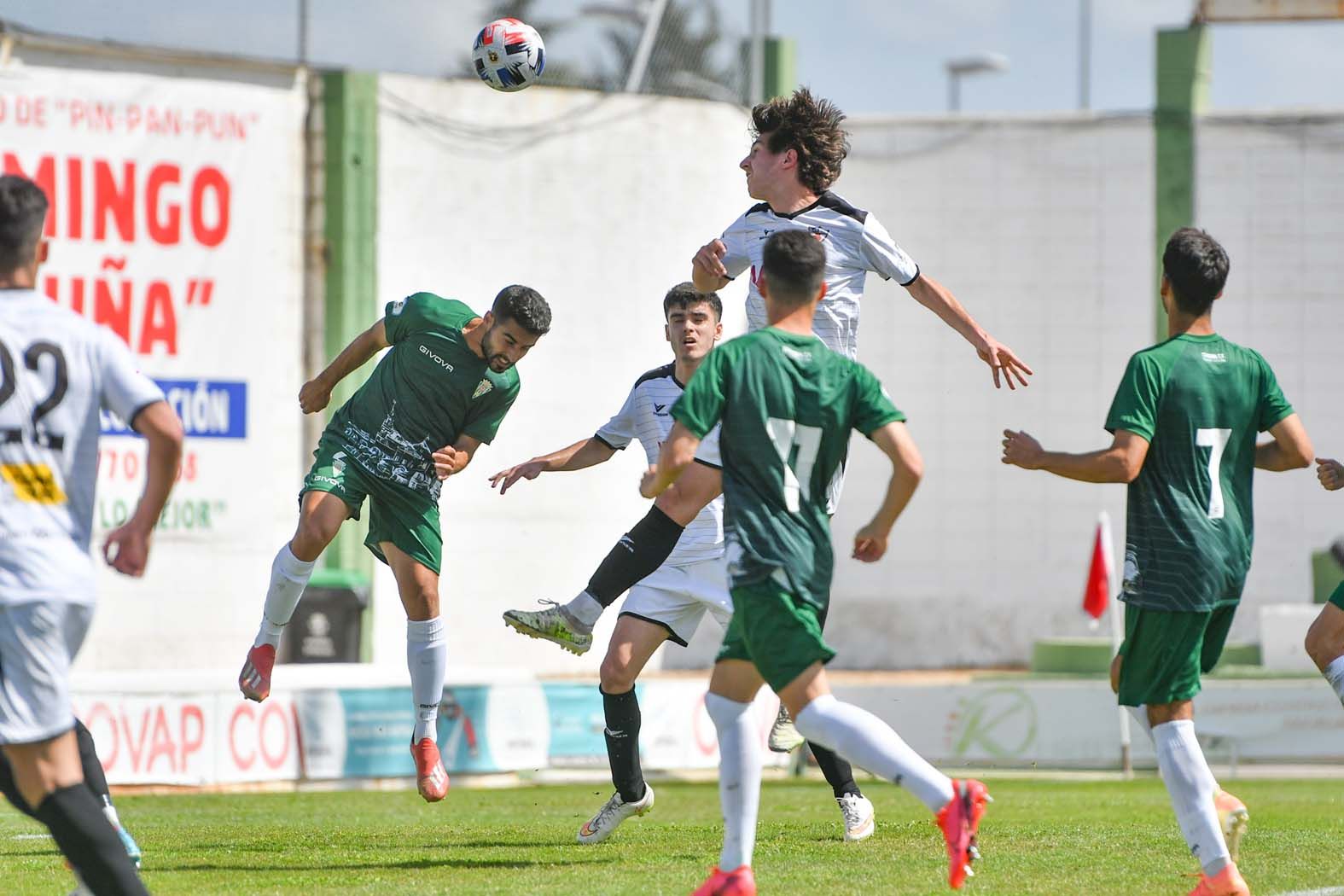 El triunfo del Pozobblanco ante el Córdoba B, en imágenes